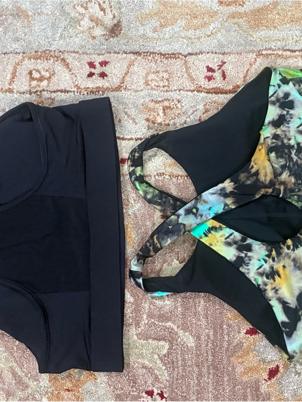 Fabletics Black Sports Bra with Green Multi Tie-Dye Racerback Top - Picture 4 of 7